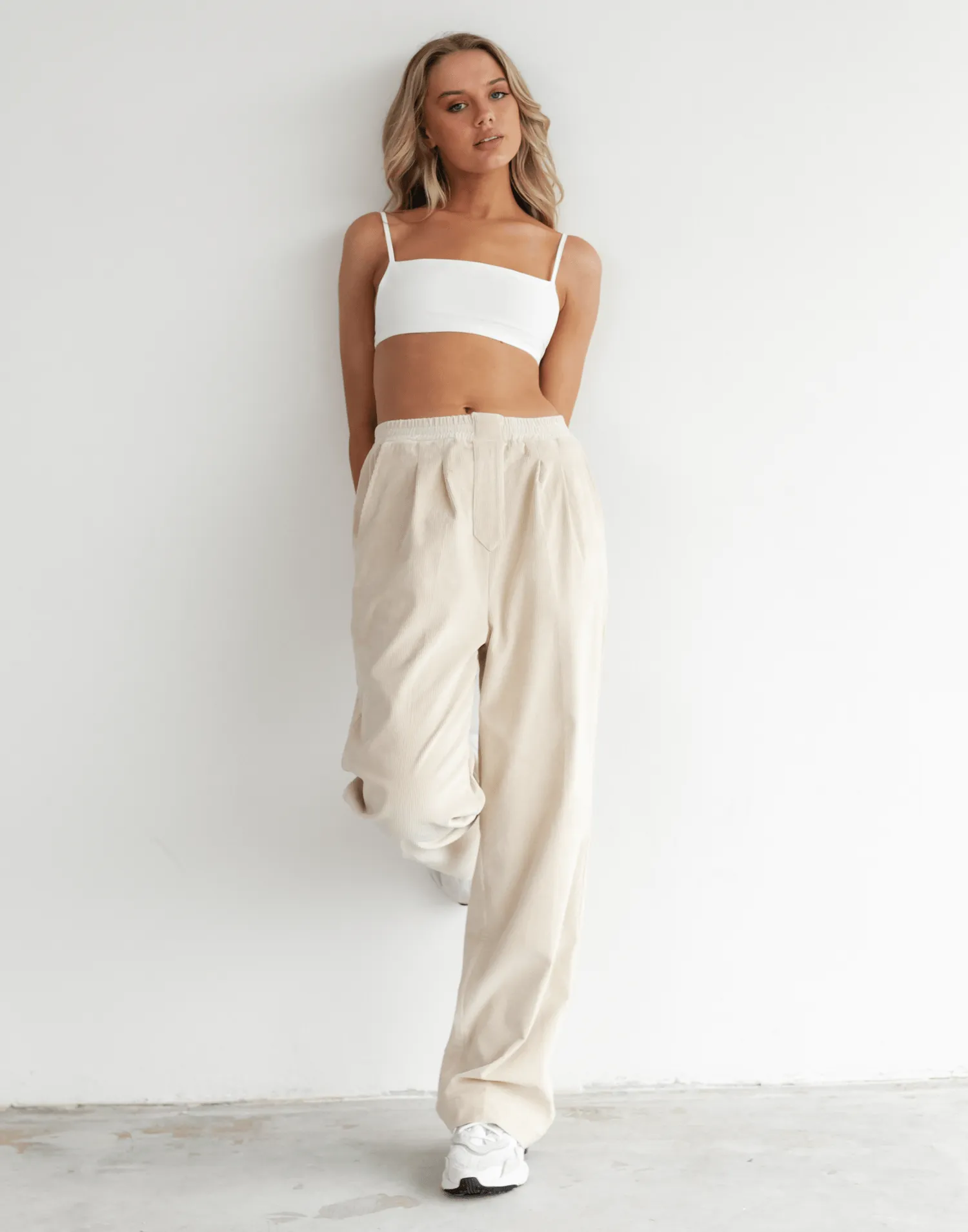 Agyness Pant (Beige) - By Lioness