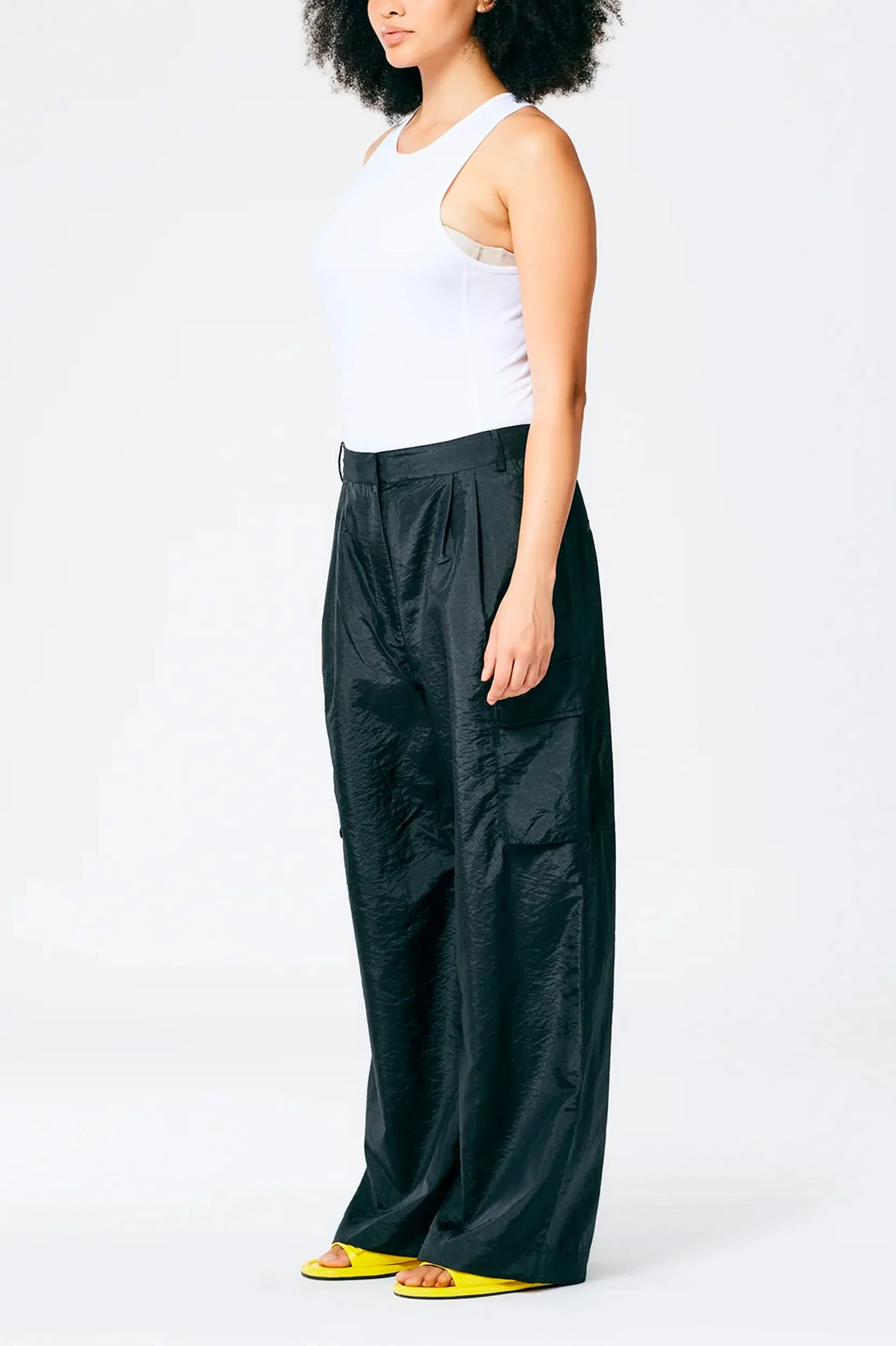 Crispy Nylon Stella Pleated Cargo Pant in Black