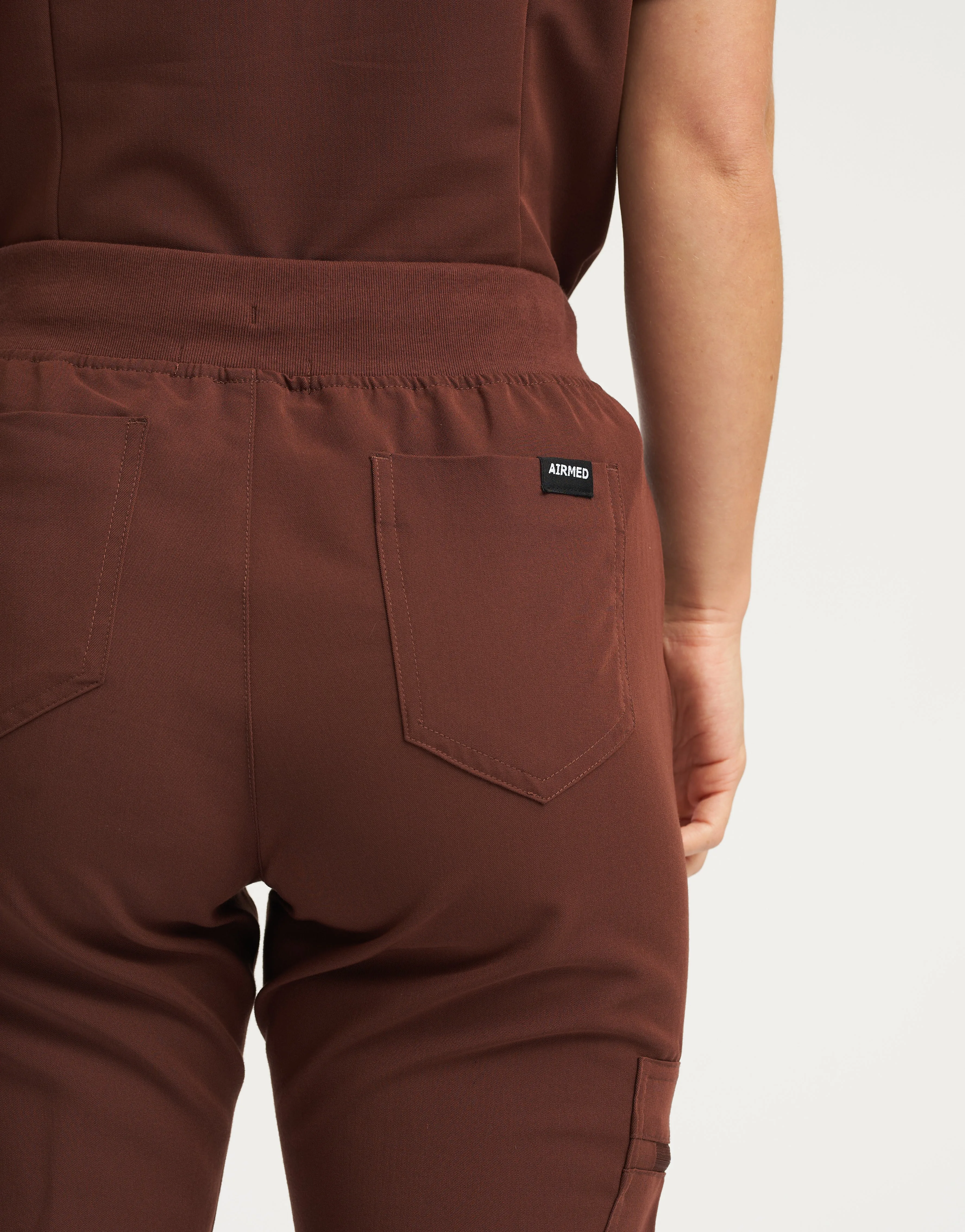 Essential Jogger Scrub Pants - Cocoa