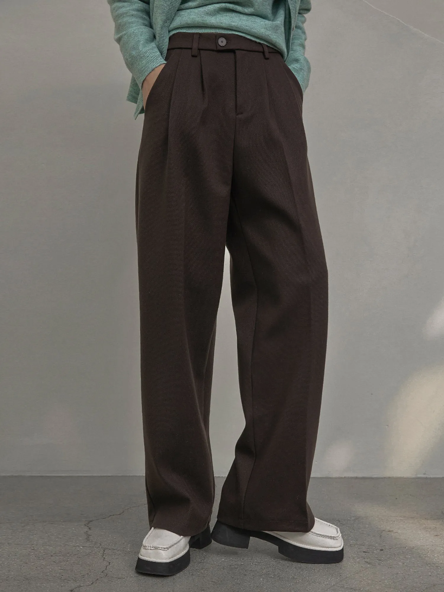 Point Pin-tuck Wide Pants