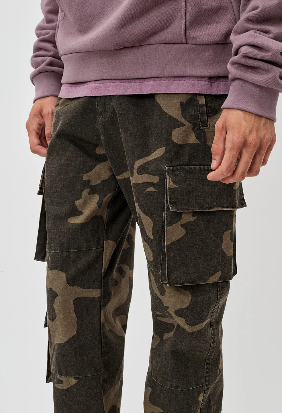 Utility Cargo Pants / Black Camo