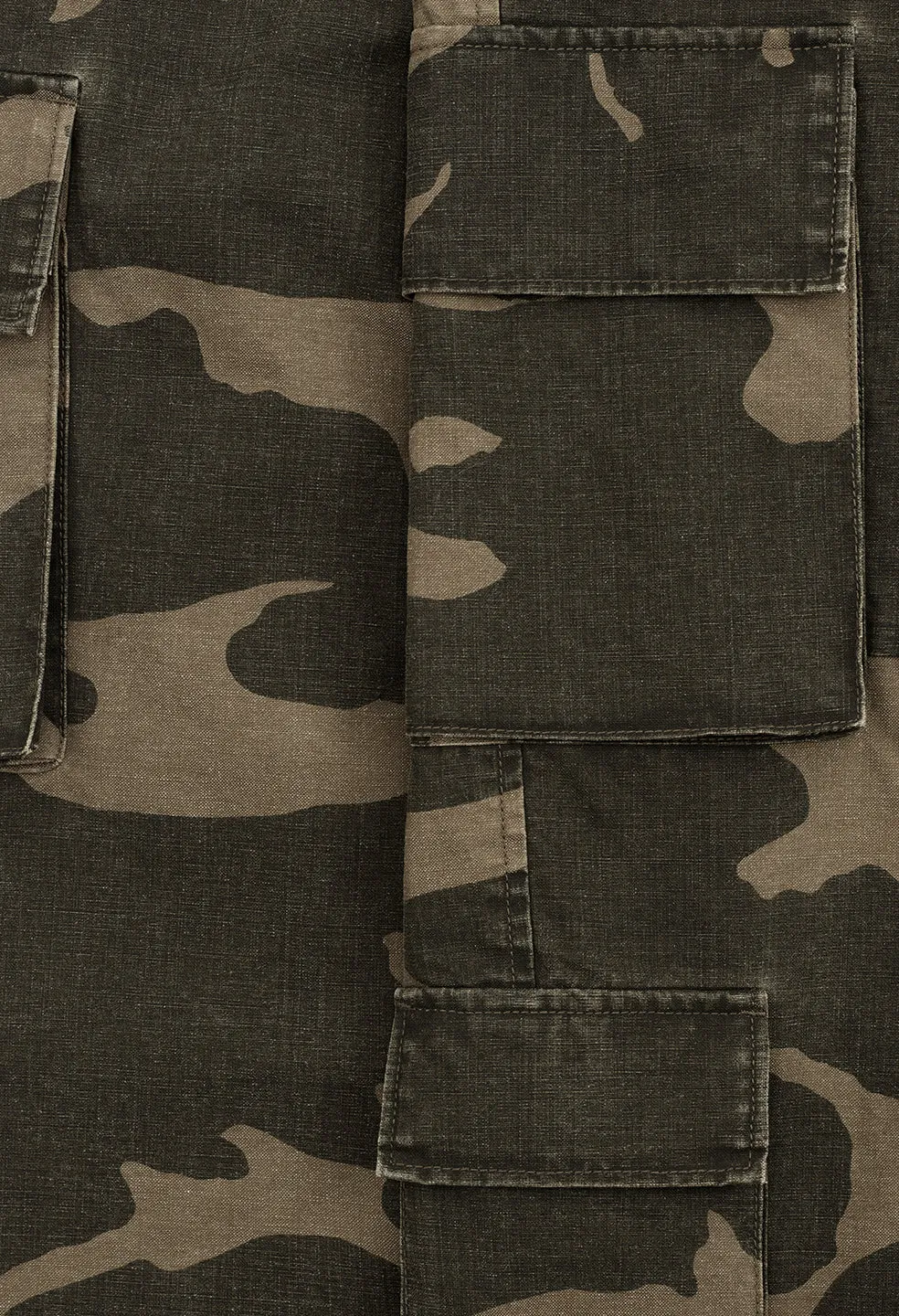 Utility Cargo Pants / Black Camo