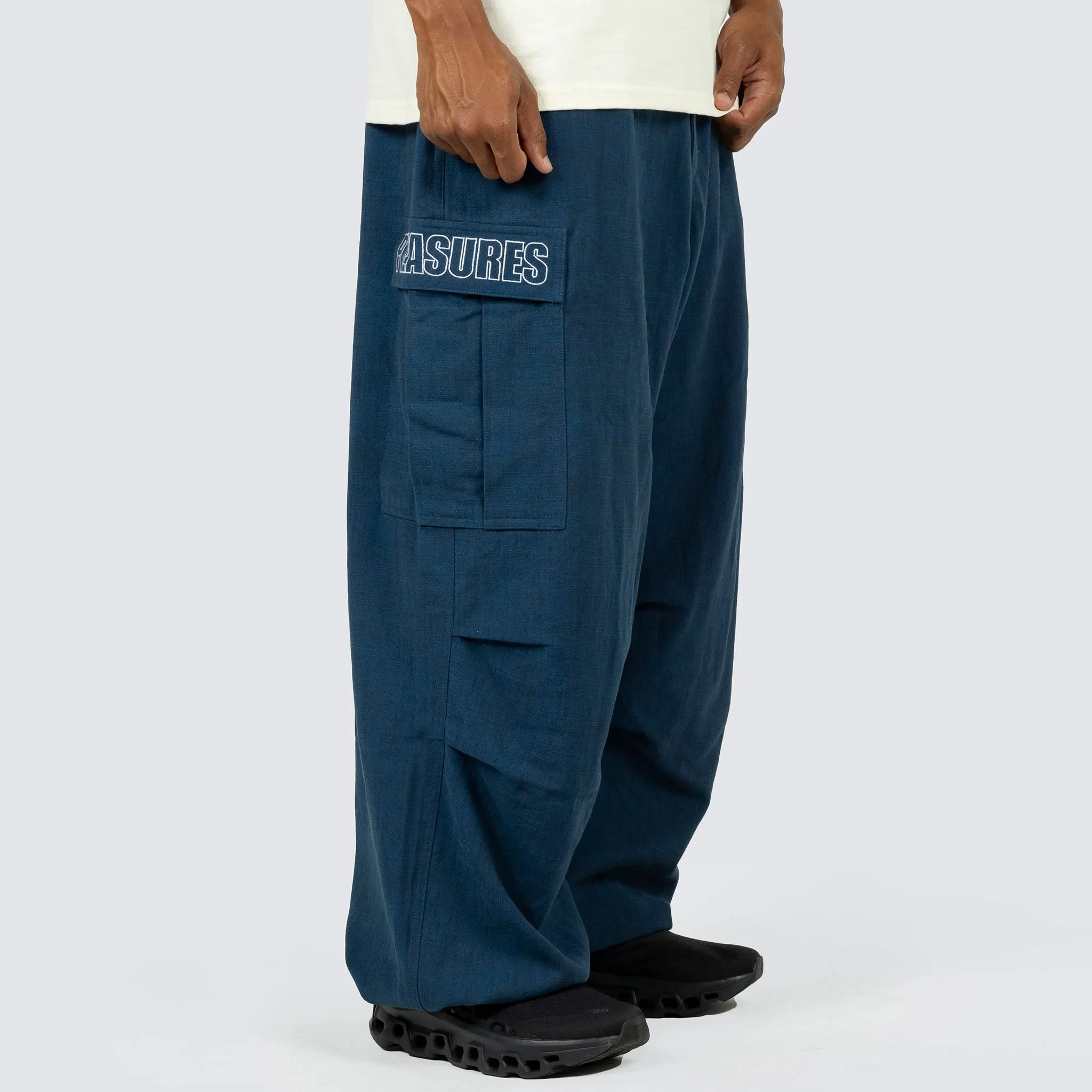 VISITOR WIDE FIT CARGO PANTS