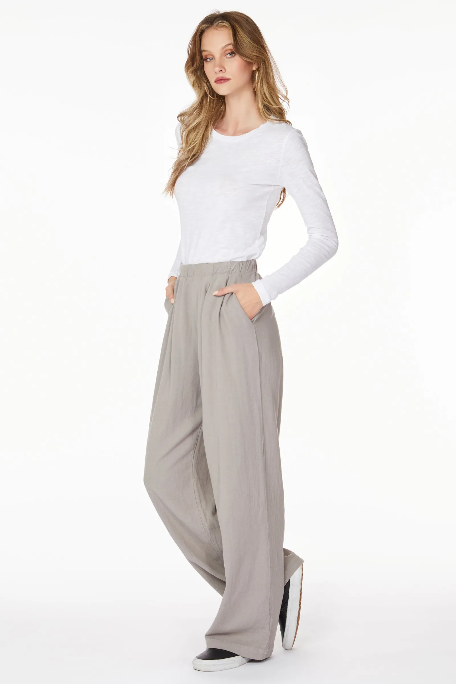 WIDE LEG PLEATED PANT